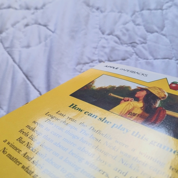 2/$15 ๐ผ The Daffodils - Picture 4 of 6